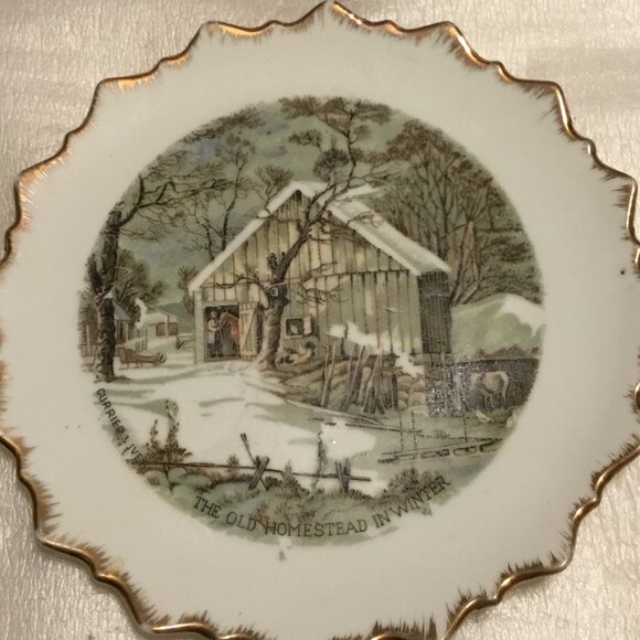 Vintage set of 4 Currier & Ives gold rimmed porcelain plates - Picture 6 of 7